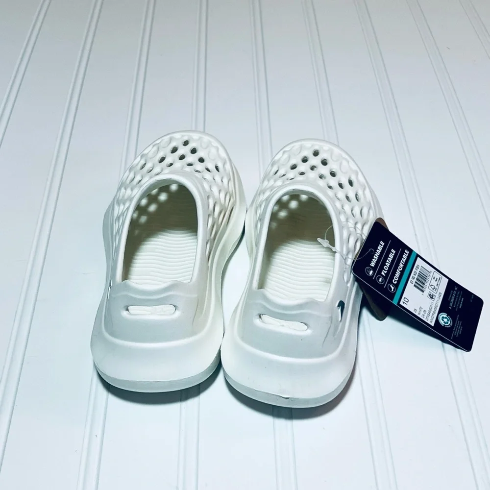 Kids White Water Shoes Size 10 NWT